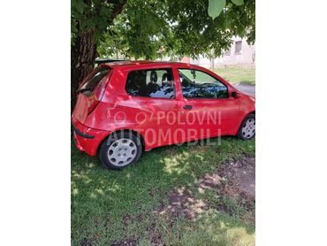 Fiat Punto  (može zamena), 850 €, 2004. Hečbek, Dizel | 1910 cm3, 214.000 km, 63kW (86 KS), Manuelni 5 brzina, 2/3 vrata, 5 sedišta, Bajmok