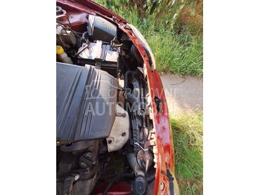 Fiat Punto 1.2 (može zamena), 1.900 €, 2011. Hečbek, Benzin | 1242 cm3, 200.000 km, 44kW (60 KS), Manuelni 5 brzina, 2/3 vrata, 5 sedišta, Jabuka