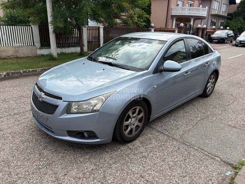 Chevrolet Cruze 2,0vcdi 2010. god. -  kompletan auto u delovima
