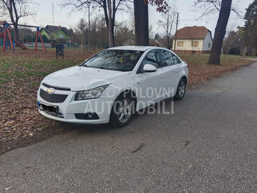 Chevrolet Cruze , 3.700 €, 2011. Limuzina, Benzin | 1598 cm3, 220.000 km, 91kW (124 KS), Manuelni 5 brzina, 4/5 vrata, 5 sedišta, Palić