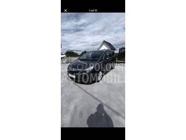 Opel Zafira , 7.500 €, 2016. Monovolumen (MiniVan), Benzin + Metan (CNG) | 1598 cm3, 209.000 km, 110kW (150 KS), Manuelni 6 brzina, 4/5 vrata, 5 sedišta, Sremčica