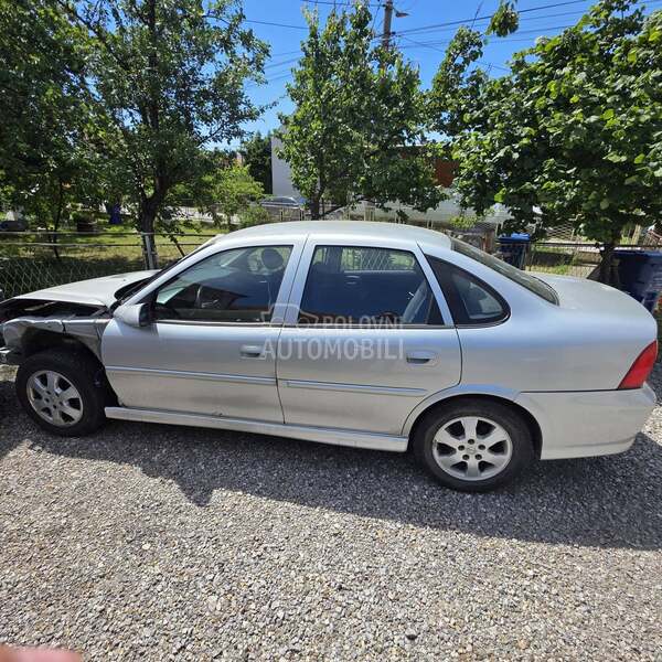 Opel Vectra B 1.8 2003. god. -  kompletan auto u delovima