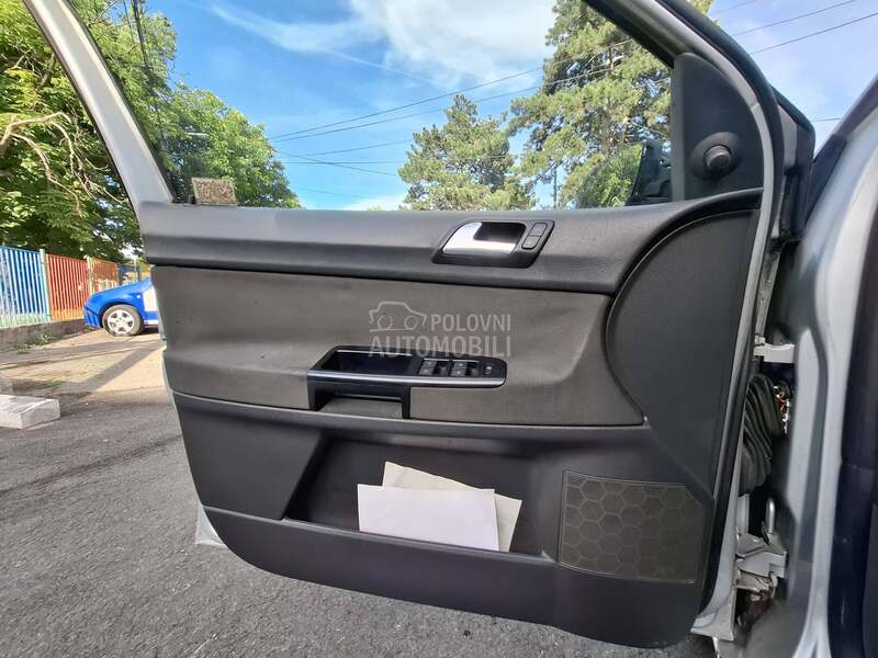 Elektro podizac prozora 9N za Volkswagen Polo od 2001. do 2009. god.