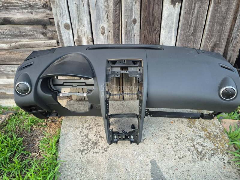 kokpit instrument tabla za Nissan Qashqai od 2007. do 2013. god.