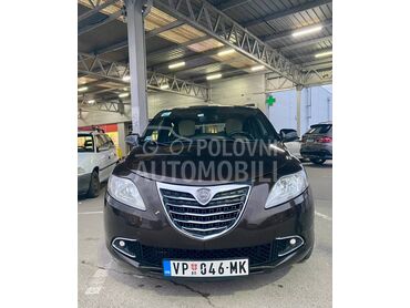 Lancia Ypsilon , 4.500 €, 2013. Hečbek, Benzin | 875 cm3, 164.000 km, 63kW (86 KS), Automatski / poluautomatski, 4/5 vrata, 5 sedišta, Velika Plana