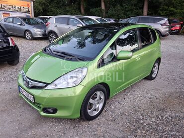 Honda Jazz 1.4b hybrid, 7.490 €, 2011. Hečbek, Hibridni pogon | 1339 cm3, 187.000 km, 64kW (87 KS), Automatski / poluautomatski, 4/5 vrata, 5 sedišta, Beograd