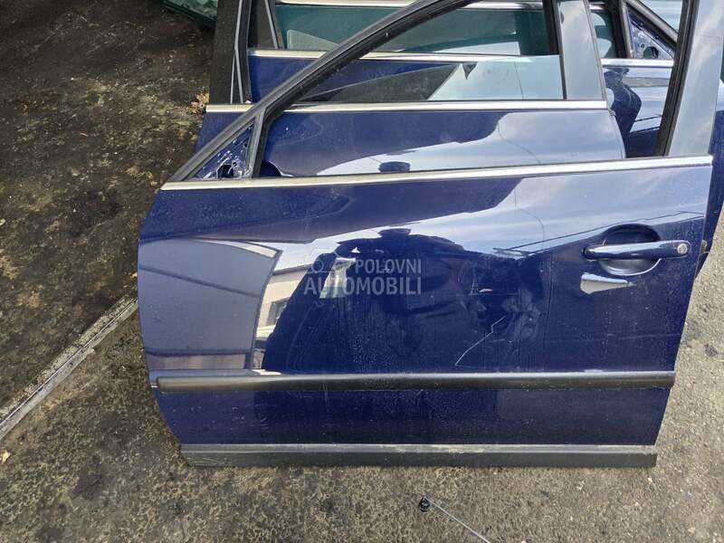 Prednja Leva Vrata za Volkswagen Passat B5.5 od 2001. do 2005. god.