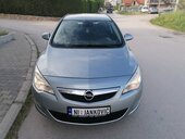 Opel Astra J 1.4i ESSENTIA CH