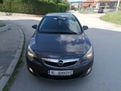 Opel Astra J 1.4i ESSENTIA CH