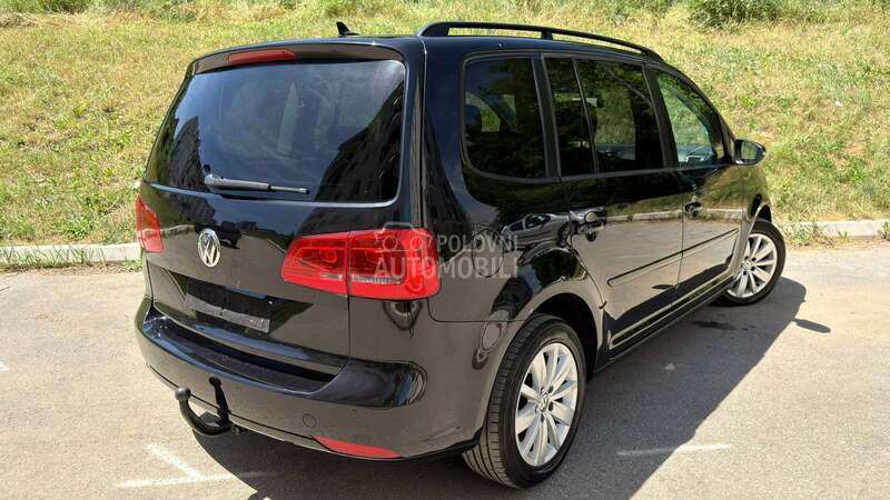 Volkswagen Touran 2012 photo 3