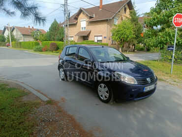 Dacia Sandero 1.4mpi (može zamena), 2.999 €, 2010. Hečbek, Benzin | 1390 cm3, 142.112 km, 55kW (75 KS), Manuelni 5 brzina, 4/5 vrata, 5 sedišta, Novi Sad