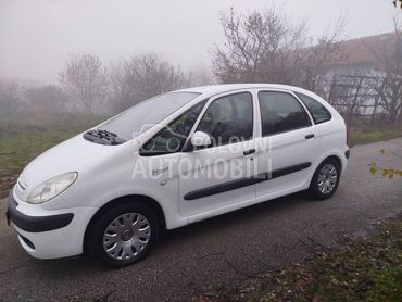 Citroen Xsara Picasso 1.6, 1.950 €, 2010. Monovolumen (MiniVan), Benzin + Gas (TNG) | 1600 cm3, 300.000 km, 80kW (109 KS), Manuelni 5 brzina, 4/5 vrata, 5 sedišta, Beograd