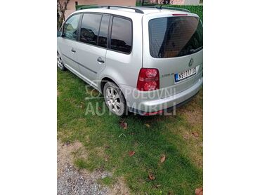 Volkswagen Touran 1.9 TDI, 4.550 €, 2009. Monovolumen (MiniVan), Dizel | 1896 cm3, 240.000 km, 66kW (90 KS), Manuelni 6 brzina, 4/5 vrata, 5 sedišta, Futog