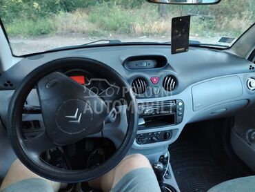 Citroen C3 1.4 hdi, 1.950 €, 2003. Hečbek, Dizel | 1398 cm3, 288.000 km, 50kW (68 KS), Manuelni 5 brzina, 4/5 vrata, 5 sedišta, Beograd