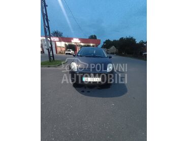 Fiat Grande Punto 1.4, 2.700 €, 2008. Limuzina, Benzin | 1388 cm3, 206.000 km, 57kW (77 KS), Manuelni 5 brzina, 4/5 vrata, 5 sedišta, Loznica