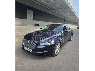 Jaguar XJ 3.0 Portfolio AWD, 35.900 €, 2018. Limuzina, Benzin | 2995 cm3, 165.000 km, 250kW (340 KS), Automatski / poluautomatski, 4/5 vrata, 5 sedišta, Bežanijska Kosa