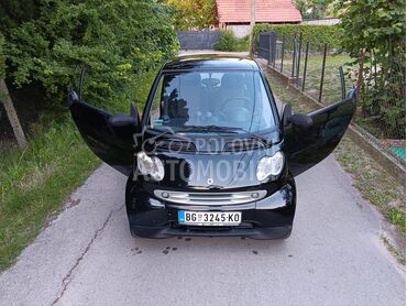 Smart ForTwo , 1.650 €, 2002. Kupe, Benzin | 599 cm3, 250.000 km, 33kW (45 KS), Automatski / poluautomatski, 2/3 vrata, 2 sedišta, Beograd