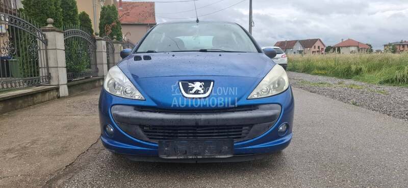 Peugeot 206 Plus 2011 photo 3