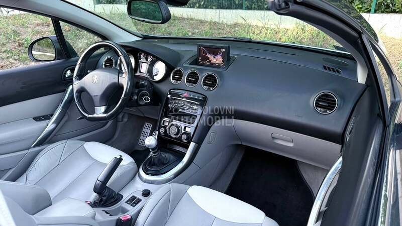 Peugeot 308 photo 3