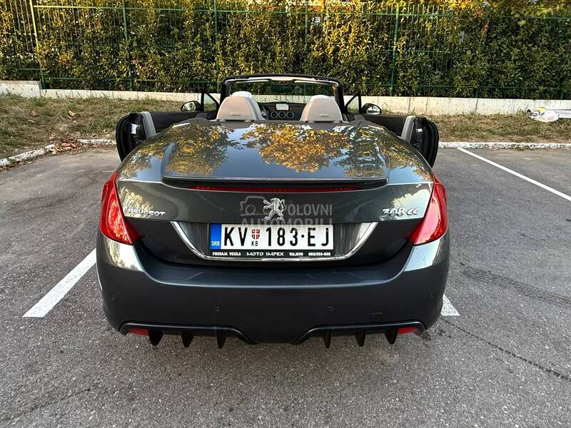 Peugeot 308 photo 2