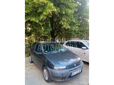 Fiat Punto , 850 €, 2002. Hečbek, Benzin | 1242 cm3, 280.182 km, 44kW (60 KS), Manuelni 5 brzina, 2/3 vrata, 5 sedišta, Voždovac