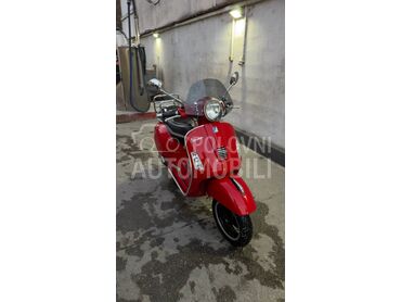 Vespa super GTS 300 Remus (može zamena), 3.508 €, 2013. , 278 cm3, 14.000 km, 17kW (23 KS), Scooter, Beograd