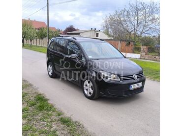 Volkswagen Touran 1.6 tdi (može zamena), 6.250 €, 2010. Monovolumen (MiniVan), Dizel | 1598 cm3, 273.000 km, 77kW (105 KS), Manuelni 6 brzina, 4/5 vrata, 5 sedišta, Kikinda