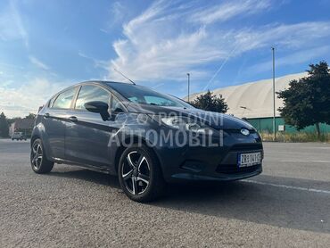 Ford Fiesta , 3.300 €, 2009. Hečbek, Benzin | 1388 cm3, 205.000 km, 71kW (97 KS), Manuelni 5 brzina, 4/5 vrata, 5 sedišta, Zrenjanin