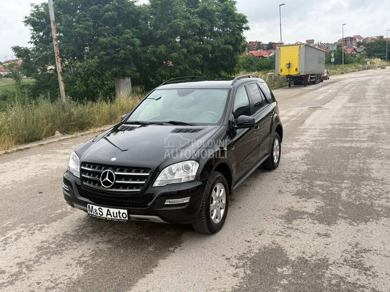 Mercedes-Benz Ml 300 2010 photo 2