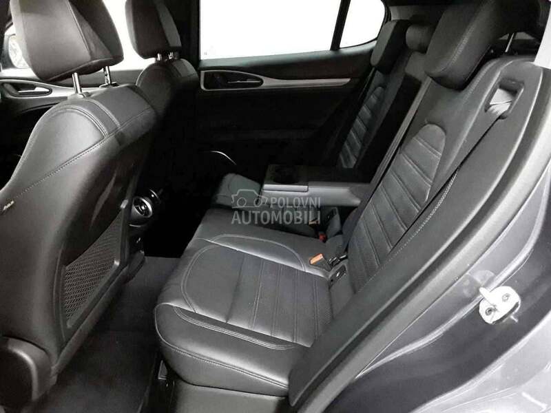 Alfa Romeo Stelvio 2022 photo 5