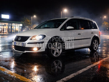 Volkswagen Touran 1.4 tsi DSG (može zamena), 5.800 €, 2009. Monovolumen (MiniVan), Benzin | 1390 cm3, 224.600 km, 103kW (140 KS), Automatski / poluautomatski, 4/5 vrata, 5 sedišta, Paraćin