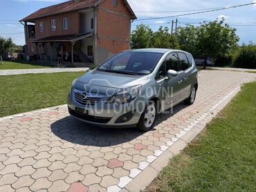Opel Meriva 1.4 CH, 4.750 €, 2012. Monovolumen (MiniVan), Benzin | 1364 cm3, 200.139 km, 103kW (140 KS), Manuelni 6 brzina, 4/5 vrata, 5 sedišta, Jagodina