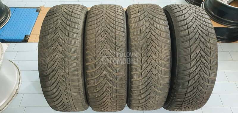 Semperit 205/55 R16 Zimska