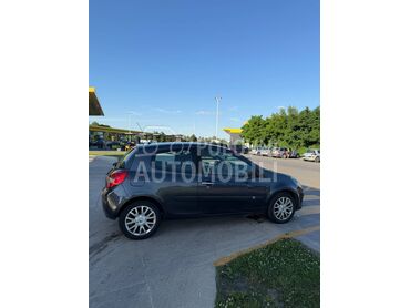Renault Clio , 2.600 €, 2006. Hečbek, Benzin | 1390 cm3, 247.000 km, 72kW (98 KS), Manuelni 5 brzina, 2/3 vrata, 5 sedišta, Zvezdara