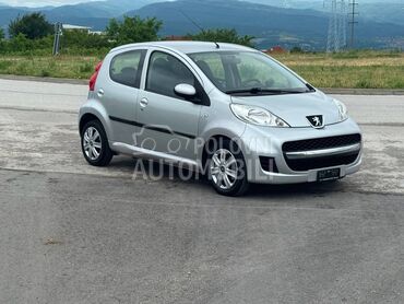 Peugeot 107 iz CH, 3.450 €, 2010. Hečbek, Benzin | 998 cm3, 163.000 km, 50kW (68 KS), Manuelni 5 brzina, 4/5 vrata, 4 sedišta, Vranje