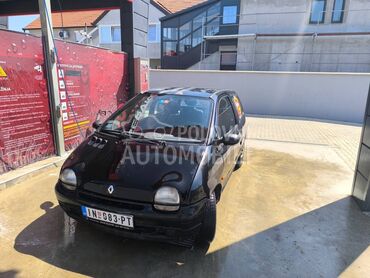 Renault Twingo 1.2 (može zamena), 849 €, 1995. Hečbek, Benzin | 1239 cm3, 265.000 km, 40kW (54 KS), Manuelni 5 brzina, 2/3 vrata, 4 sedišta, Novi Karlovci
