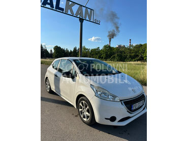 Peugeot 208 , 5.100 €, 2014. Hečbek, Benzin | 999 cm3, 140.000 km, 50kW (68 KS), Manuelni 5 brzina, 2/3 vrata, 5 sedišta, Kostolac