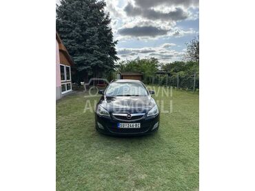 Opel Astra J 1.7 CDTI, 4.200 €, 2011. Hečbek, Dizel | 1686 cm3, 225.000 km, 81kW (110 KS), Manuelni 6 brzina, 4/5 vrata, 5 sedišta, Subotica