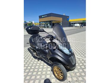 Piaggio MP3 (može zamena), 3.000 €, 2010. , 400 cm3, 31.000 km, 24kW (33 KS), Scooter, Aranđelovac
