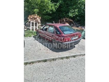 Ford Escort 1.3, 1.000 €, 1999. Hečbek, Benzin + Gas (TNG) | 1300 cm3, 250.000 km, 43kW (58 KS), Manuelni 5 brzina, 4/5 vrata, 5 sedišta, Novi Sad