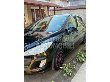 Peugeot 308 xxx, 2.650 €, 2008. Hečbek, Benzin | 1397 cm3, 265.000 km, 70kW (95 KS), Manuelni 5 brzina, 4/5 vrata, 5 sedišta, Kragujevac