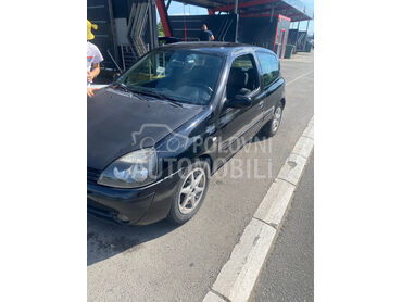 Renault Clio 1.5 dci, 800 €, 2004. Kupe, Dizel | 1460 cm3, 320.000 km, 48kW (65 KS), Manuelni 6 brzina, 2/3 vrata, 5 sedišta, Batajnica