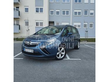 Opel Zafira , 6.800 €, 2013. Monovolumen (MiniVan), Dizel | 1598 cm3, 320.000 km, 99kW (135 KS), Manuelni 6 brzina, 4/5 vrata, 7 sedišta, Kragujevac