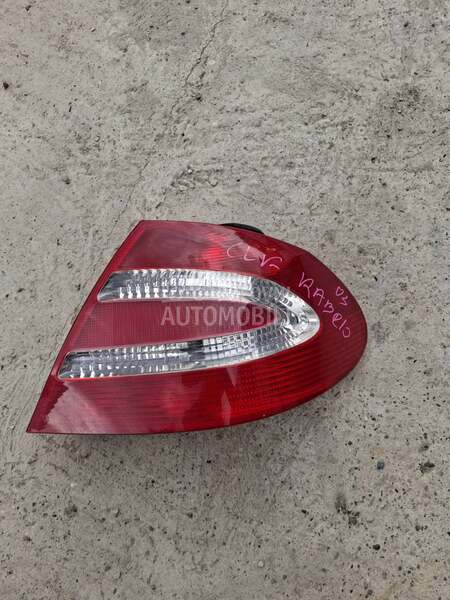 desno stop svetlo w209 kabrio za Mercedes Benz CLK Klasa od 2001. do 2009. god.