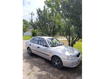 Hyundai Accent , 800 €, 2002. Limuzina, Dizel | 1500 cm3, 285.000 km, 60kW (82 KS), Manuelni 5 brzina, 4/5 vrata, 5 sedišta, Sivac