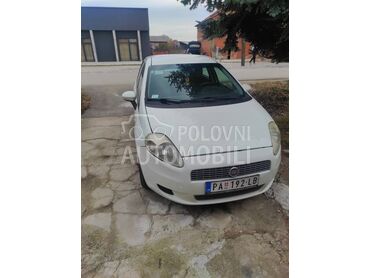Fiat Grande Punto 1.4, 3.200 €, 2009. Hečbek, Benzin + Gas (TNG) | 1368 cm3, 220.119 km, 57kW (77 KS), Manuelni 5 brzina, 4/5 vrata, 5 sedišta, Starčevo