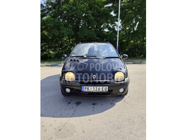 Renault Twingo 1.2 16v, 900 €, 2001. Hečbek, Benzin | 1149 cm3, 175.910 km, 55kW (75 KS), Manuelni 5 brzina, 2/3 vrata, 4 sedišta, Prokuplje