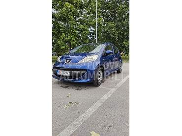 Peugeot 107 , 2.500 €, 2006. Hečbek, Benzin | 998 cm3, 188.000 km, 50kW (68 KS), Manuelni 5 brzina, 4/5 vrata, 4 sedišta, Beograd