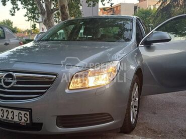 Opel Insignia, 5.100 €, 2010. Limuzina, Dizel | 1956 cm3, 169.000 km, 81kW (110 KS), Manuelni 6 brzina, 4/5 vrata, 5 sedišta, Kragujevac