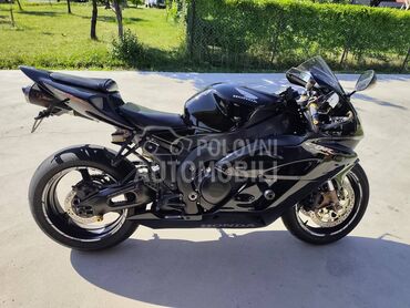 Honda CBR 1000RR (može zamena), 5.000 €, 2004. , 998 cm3, 45.000 km, 126kW (171 KS), Sport / Super sport, Kragujevac